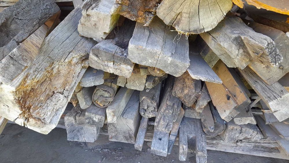 Lemn masiv vechi – Stejar, Frasin, Cireș, pregătit pentru prelucrare