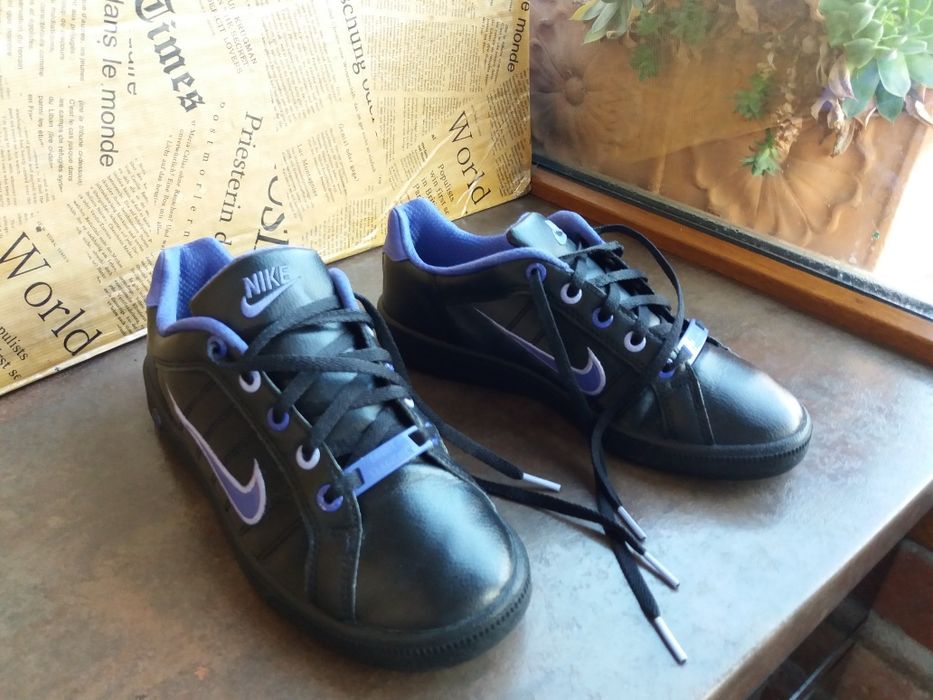 маратонки за момиче,кожени кецове,спортни обувки Nike,найк,номер 38,5