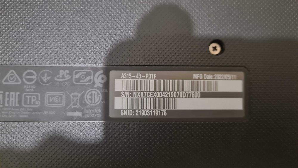 Лаптоп 15.6" Acer с Windows 11, батерия 3 часа