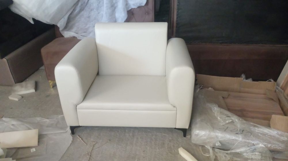 Диван для дома,кафе и офиса