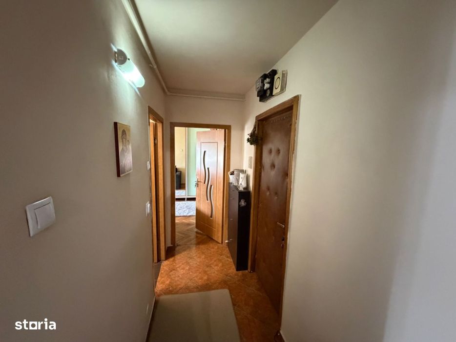 Apartament 2 camere, decomandat - zona Cetate