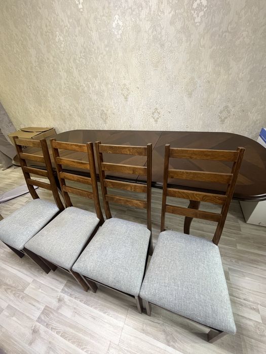 Стол из натурального массива дерева