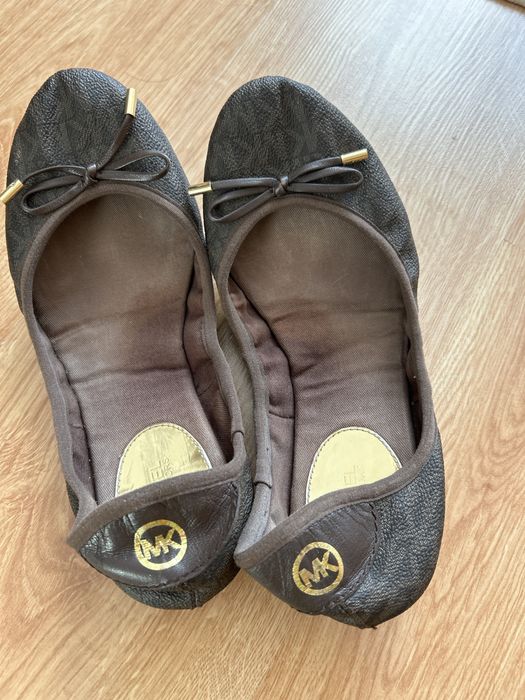 Продам балетки и босонжки.