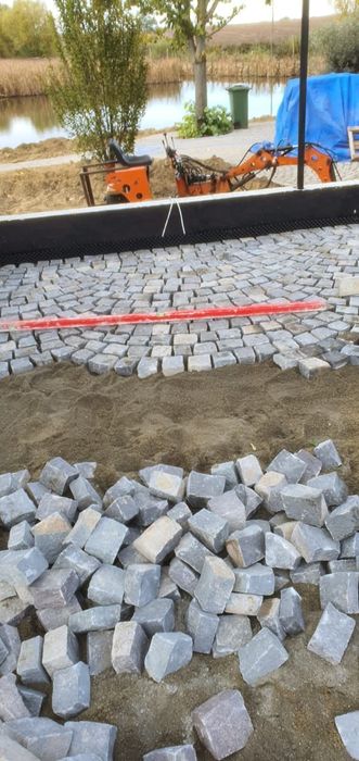 Piatră cubică nouă – livrare rapidă + montaj oriunde în România