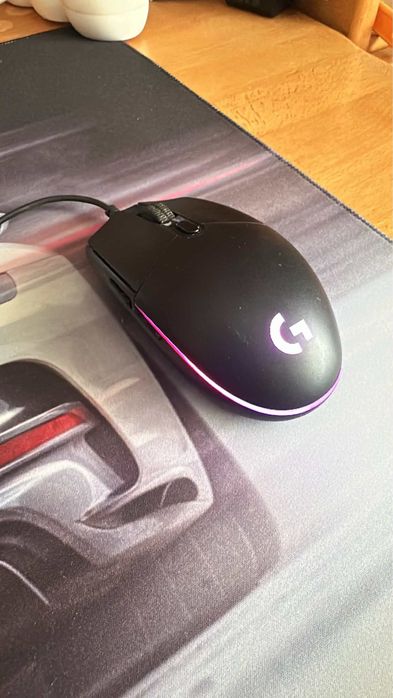 Mouse logitech G102