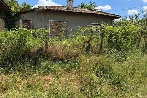Чаровна извънградска къща в село Руец