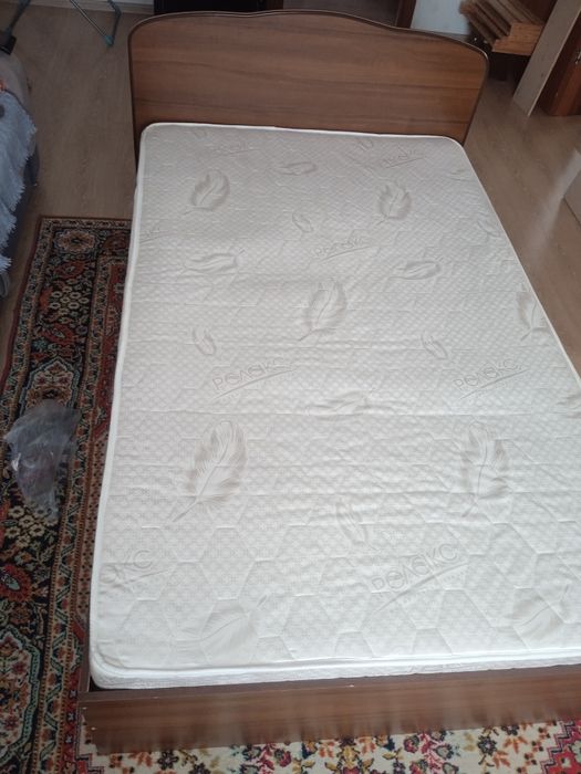 Кровать спальная