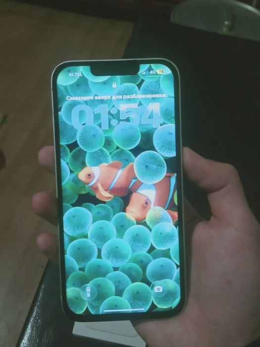 Продам айфон 13 128