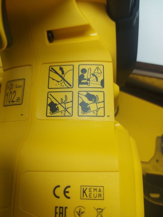 Нова акумулаторна резачка Dewalt DCM565N