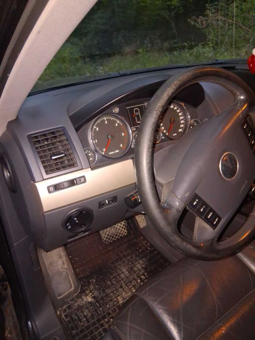 Автомобил Volkswagen touaerg