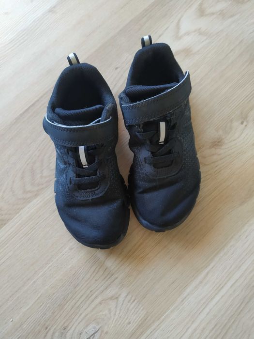 Детски маратонки и непромокаеми боти от Декатлон