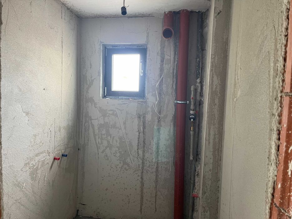 Продава се Тристаен апартамент в Пловдив, Остромила - 103 кв.м за 1428 €/кв.м - Снимка #2