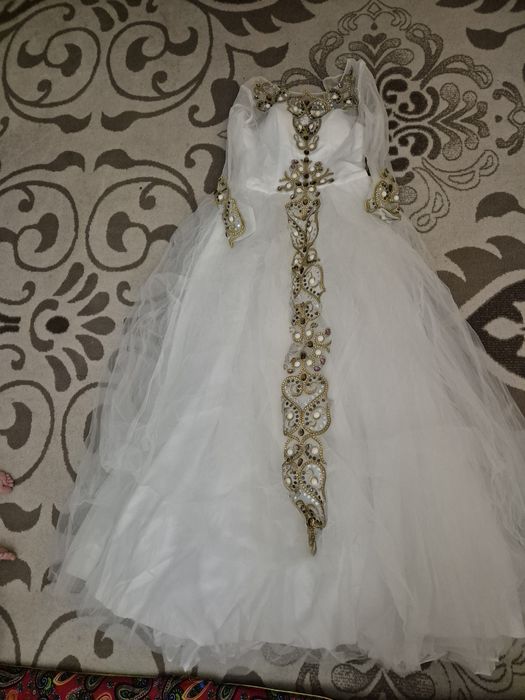 Продаётся платье на узату