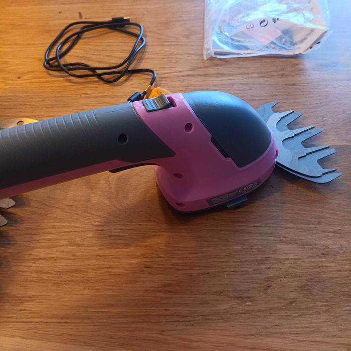 Aкумулаторна ножица за трева и храсти 2 в 1, 7.2V, 2000 mAh батерия