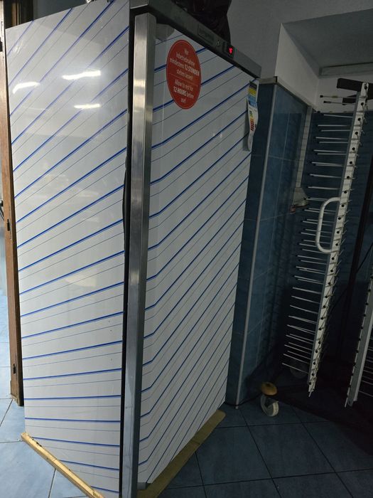 Frigider profesional GGM Gastro 376 L