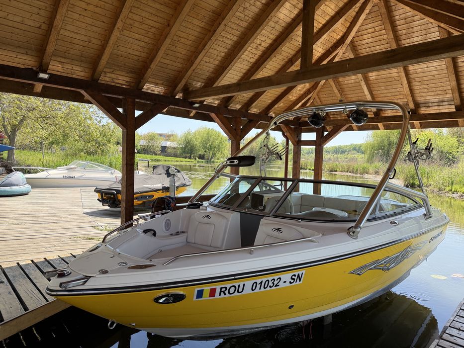 Barca Salupa MONTEREY 194 FS Mercruser 4.3LXI 220PS Tower/ Boxe/ Hummingbird