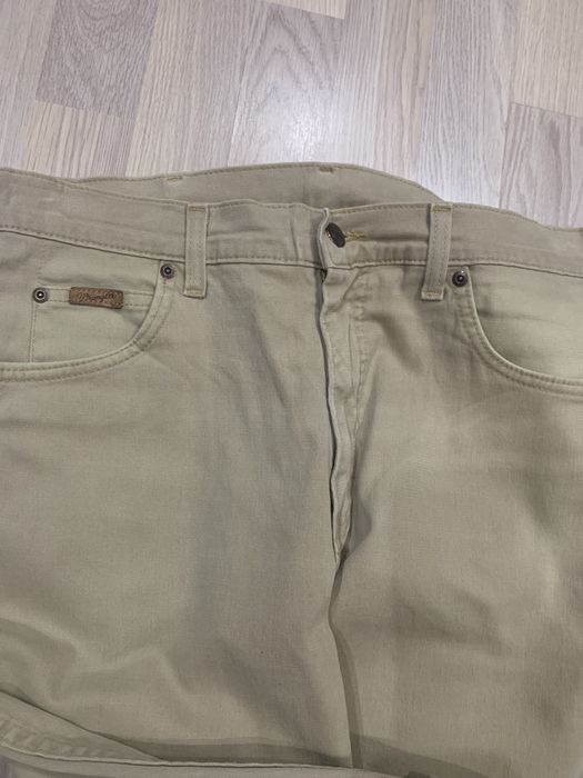 Оригинални мъжки дънки Wrangler размерът е 33