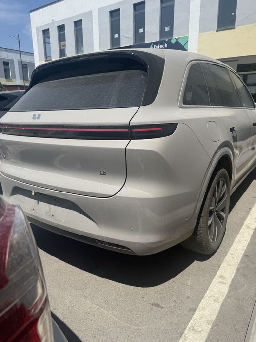Li auto L6 pro 2025