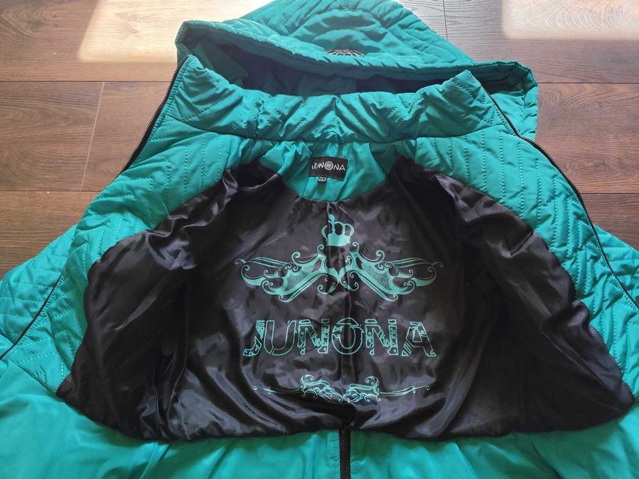 Асиметрично зелено яке на Junona