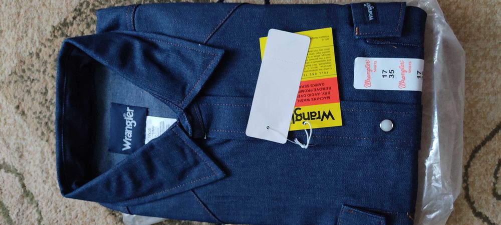 Levis 550 модель 55000тг, рубашка Wrangler 40000тг.