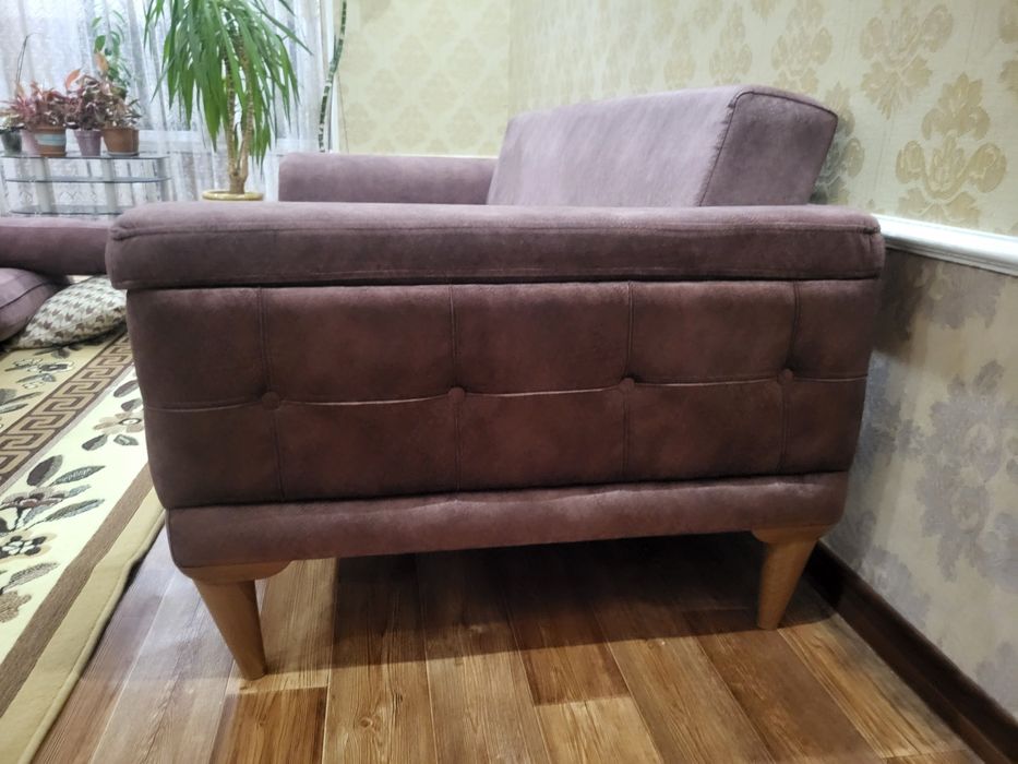 Фирменный Диван бордовый