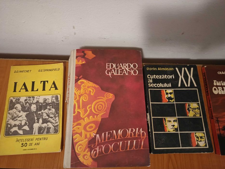 22 Carti cu tema Istorie/Razboi/Politica,Muzica/-colectie