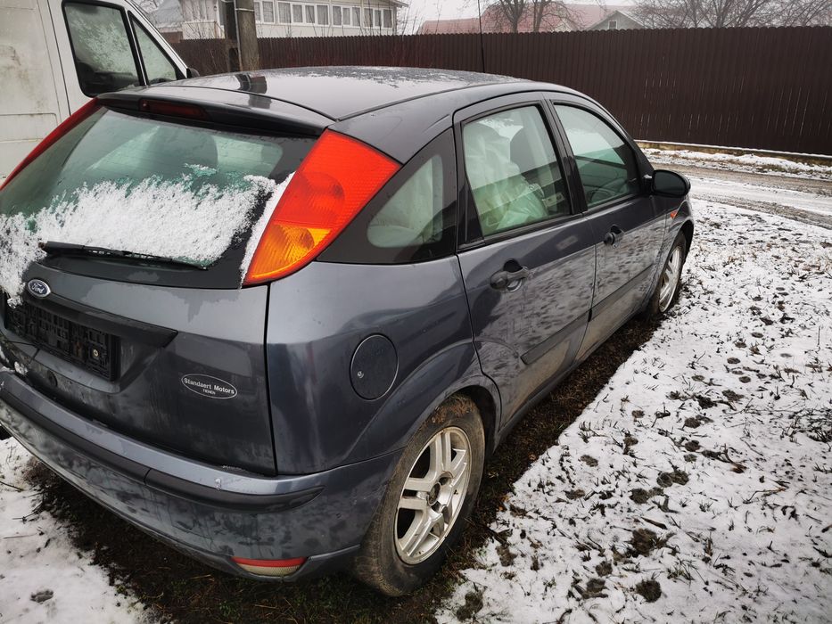Dezmembrez ford focus 1.6 benzina