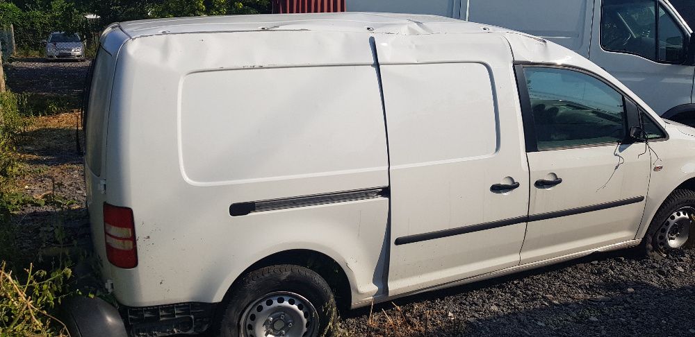 Продавам VW Caddy 1.6 TDI/102 коня, 06.2014г. на части