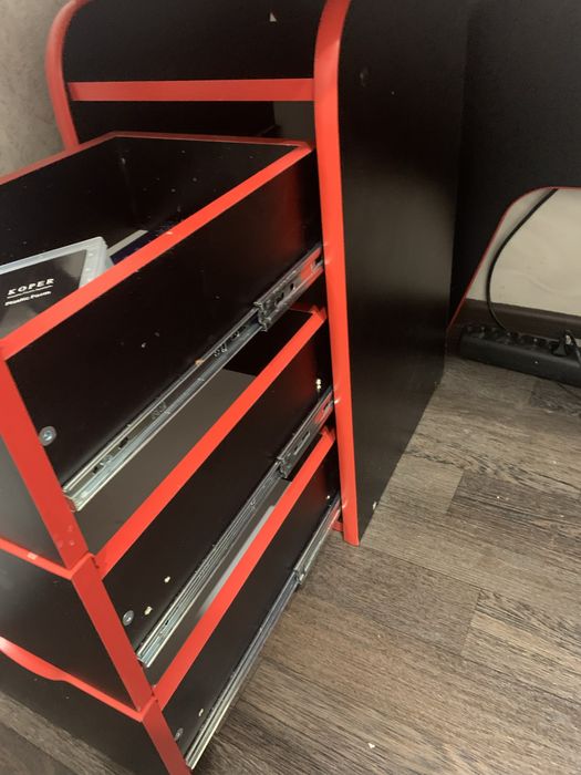 Продам Компьютерный стол