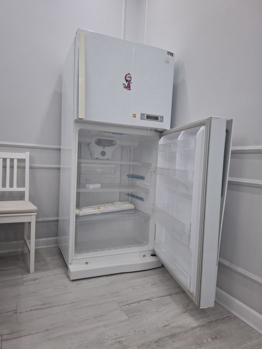 Продам Холодильник Daewoo FR530NT