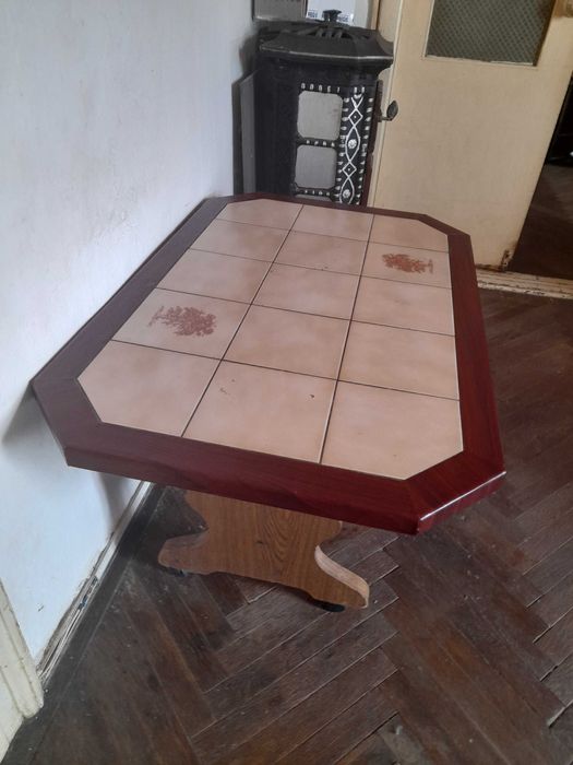 Masuta cu blat placat din gresie