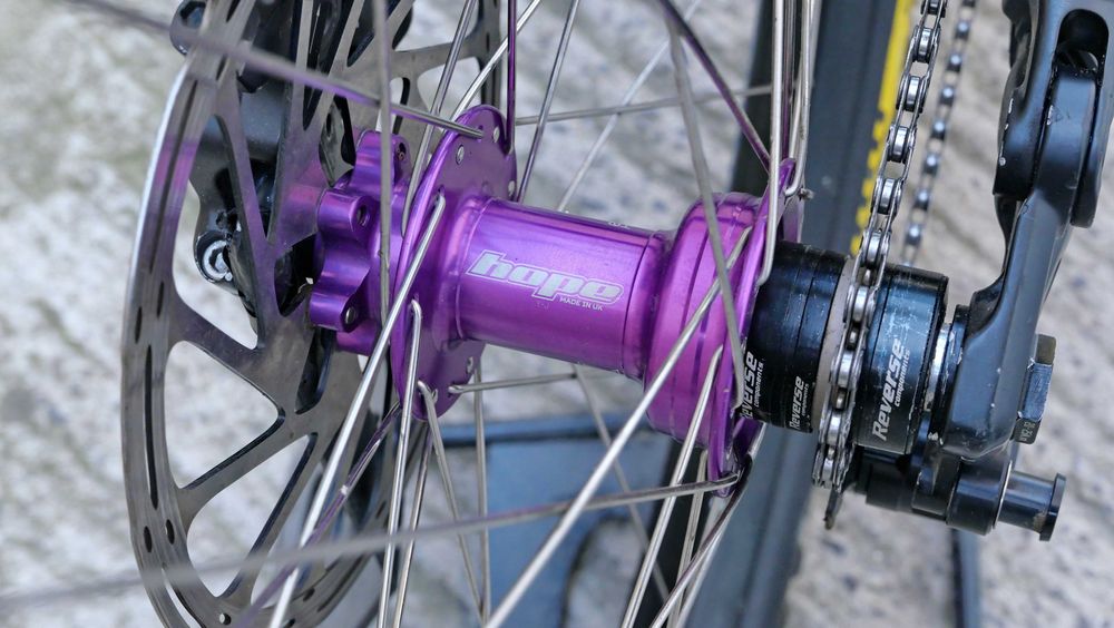 Commencal Furious DH, 27.5 S, RockShox Boxxer Air 200 мм. ход