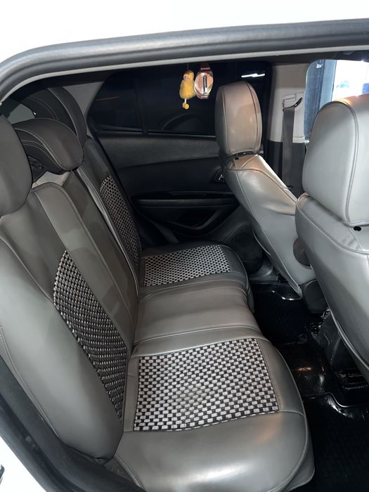 Автомобиль Трекер 1