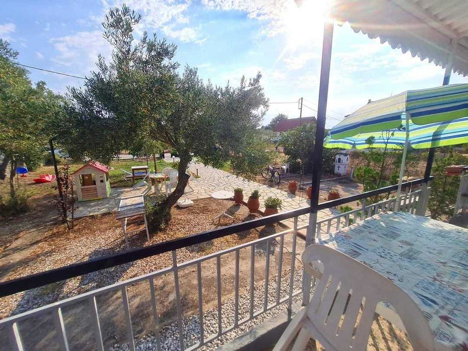 Продава къща 45м2 и двор 250м2 в Аспровалта, Гърция