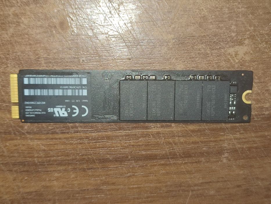 SSD 256gb Macbook Air 13 A1466 - Funcțional