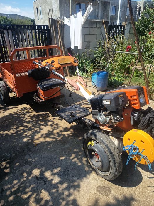 Motocultor cu remorca