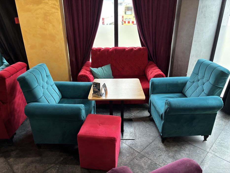 ПОДАРЯВАМ: Дивани+маси-употребявани