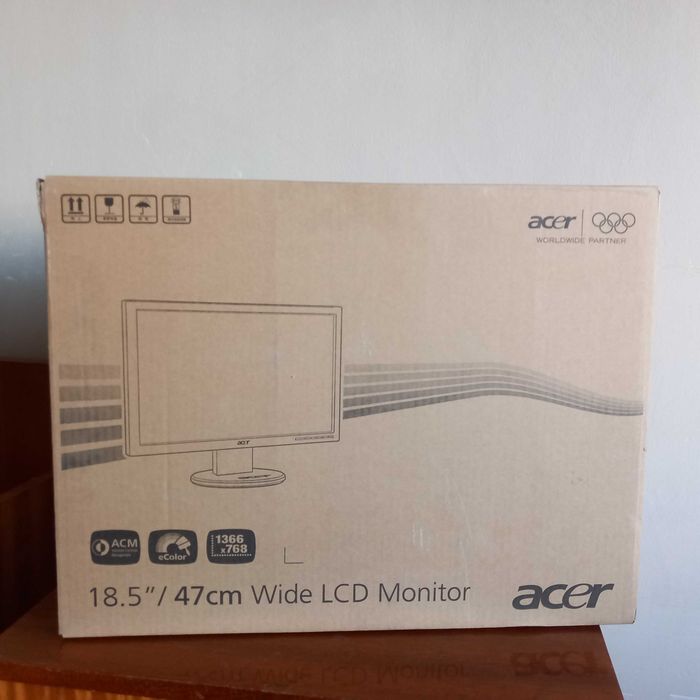 LCD монитор ACER wide