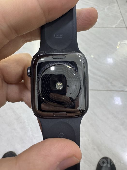Продается часы apple watch se