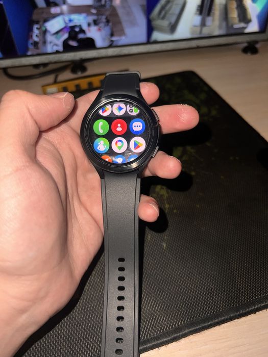 Часы Galaxy Watch 4