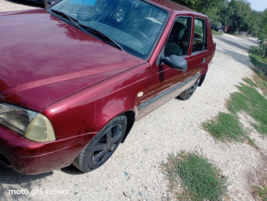 Vând Dacia Solenza