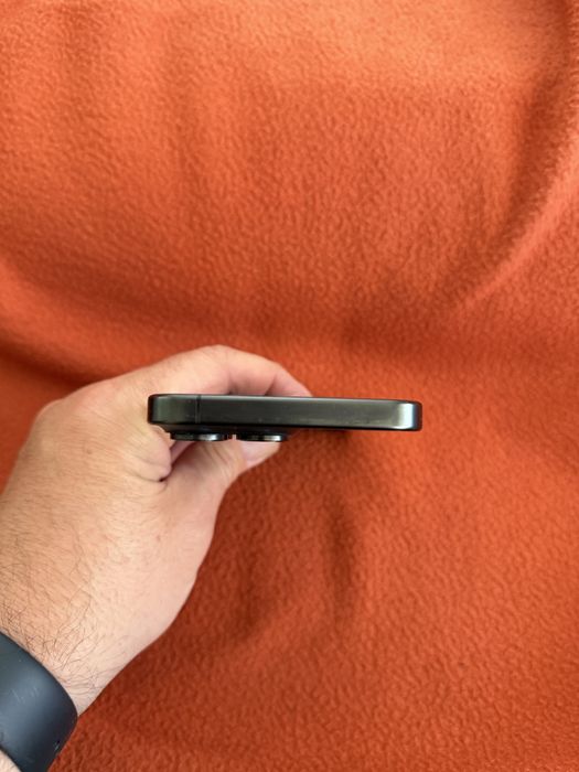 Продавач Iphone 15 pro max 256 gb.