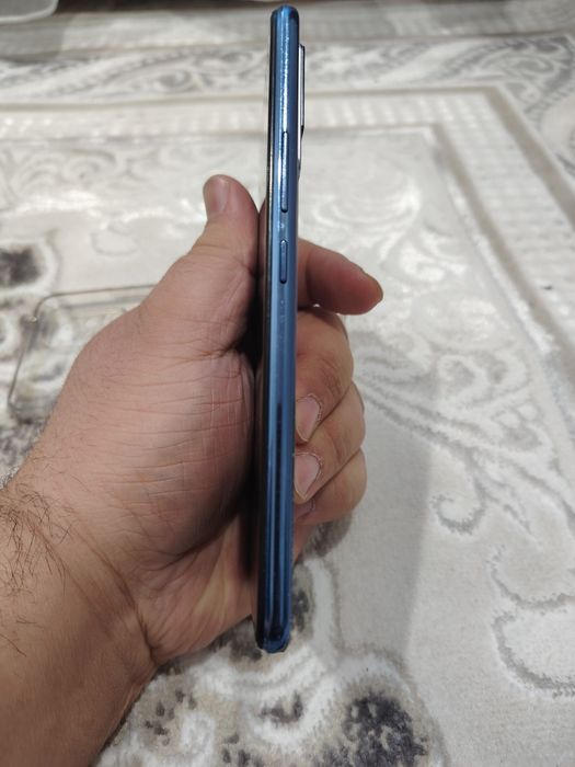 VIVO V21E смартфон