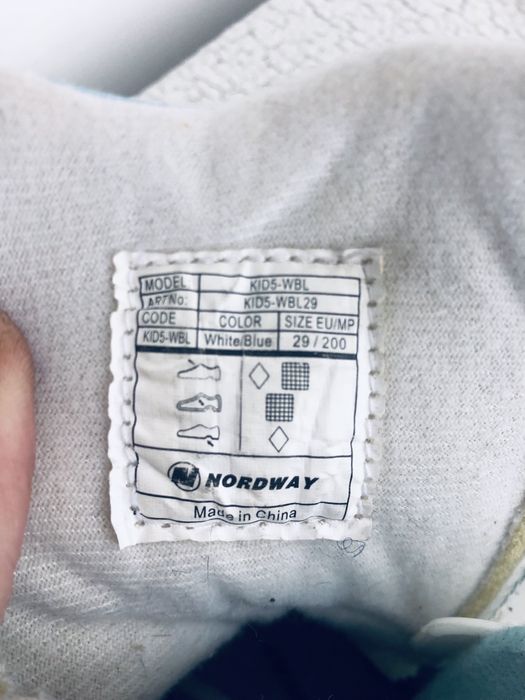 Продам коньки для девочек.