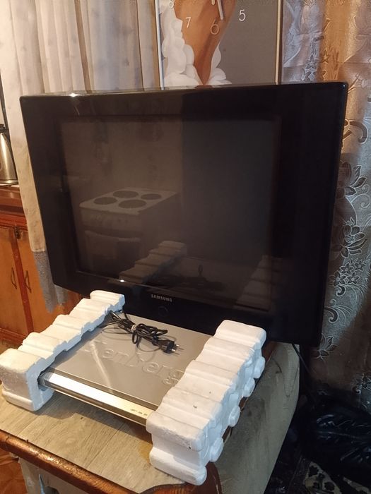 Продам телевизор