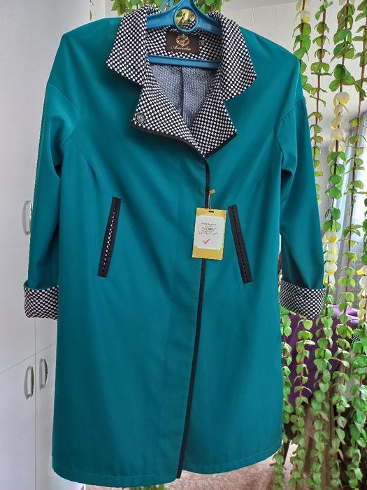 Новые привозные плащи,свитер,платье на лето,см.все фото