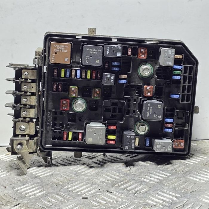 Tablou de sigurante UEC sub capota OPEL Astra K 1.6 CDTI 39040854 Opel