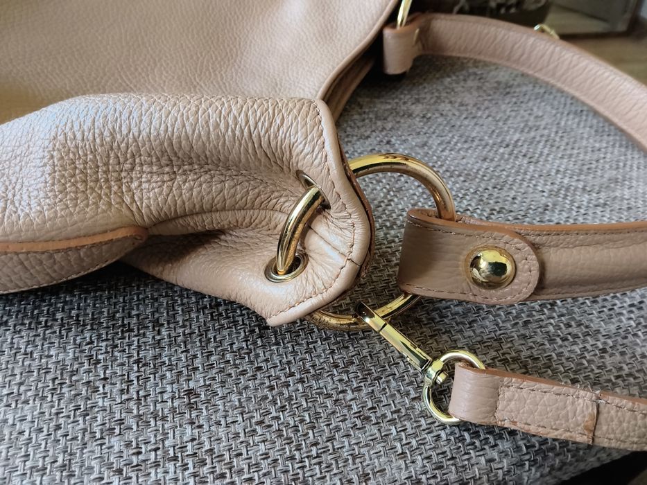 Бежова дамска чанта естествена кожа, като нова