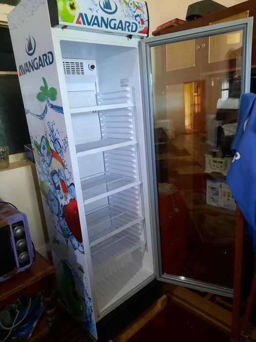 Стол стуллар , морозильник , холодильник