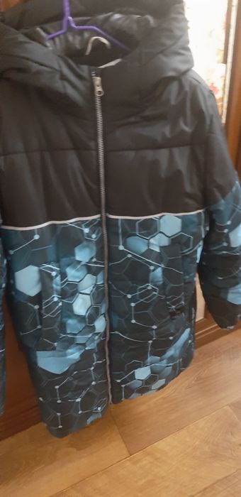 Продам куртки для мальчика